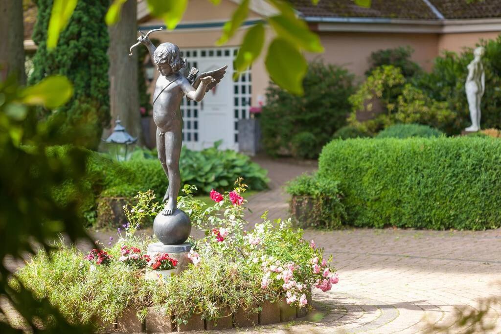 Apartment Gaestehaus Schloss Bothmer ชวาร์มชเตดท์ ภายนอก รูปภาพ